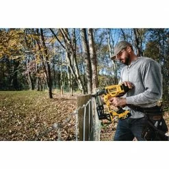 DEWALT 1.75 in. x 9-Gauge Galvanized Barbed Paper Tape Fencing Staples (960 per Box) -idh by St. Simons Sales dewalt pneumatic staples dfs9175b1g 66 1000